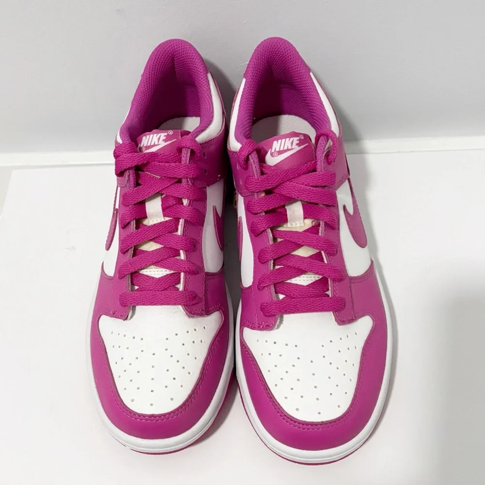 Nike Dunk Low GS Active Sneakers‎ Girls Size 6Y Fuchsia Pink Padded Low Cut